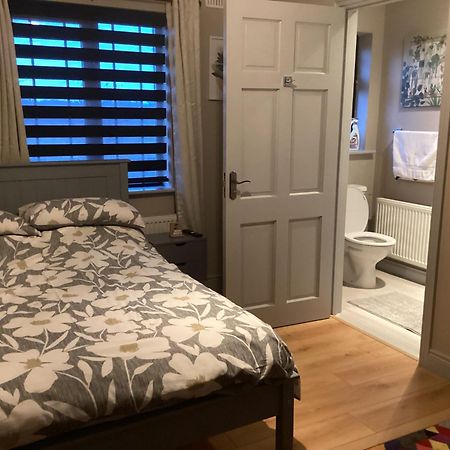Room To Rent 穆林加尔 外观 照片
